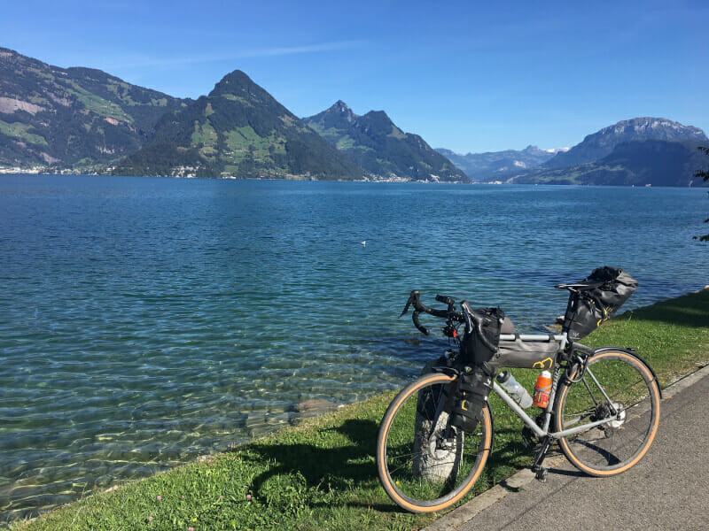 Zwischen Buochs und Beckenried mit Gravelbike - Nord-Süd-Route in der Schweiz.