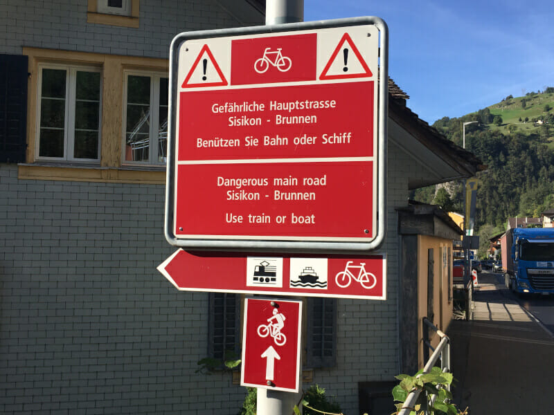 Gefährliche Route zwischen Ingenbohl und Flüelen, zwischen Sisikon und Brunnen - Nord-Süd-Route Schweiz.