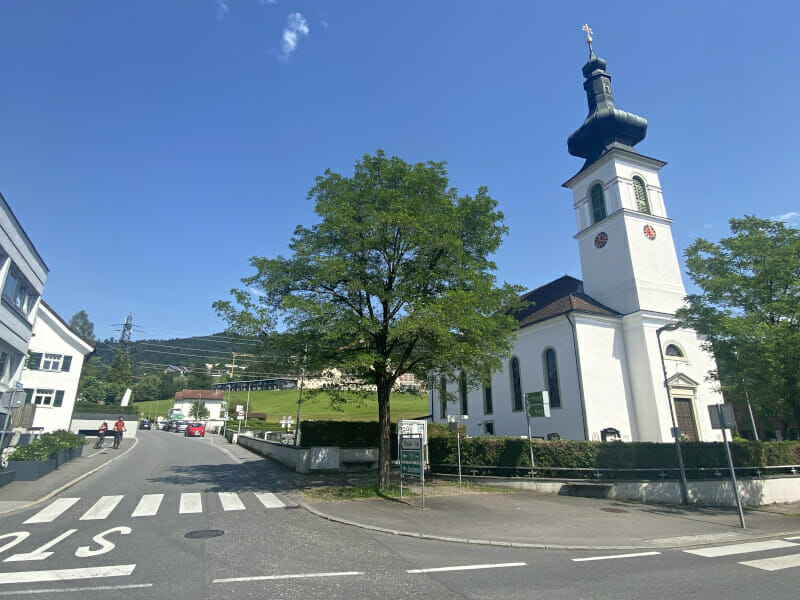 Kirche von Lochau am Bodenseeradweg.