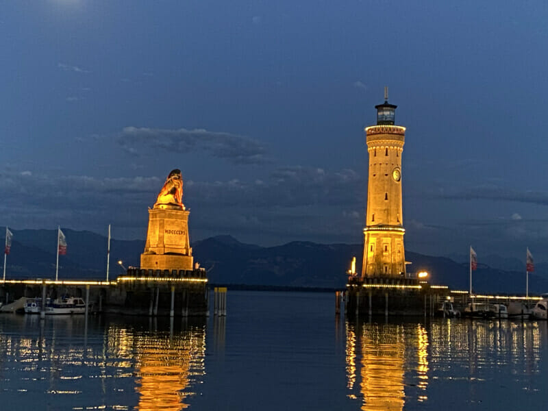 Lindau am Bodensee bei Nacht - Bodenseeradweg