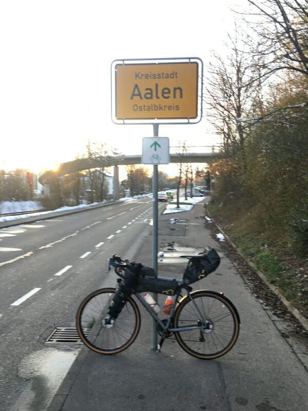 Mit dem Gravelbike in Aalen am Kocher-Jagst-Radweg.