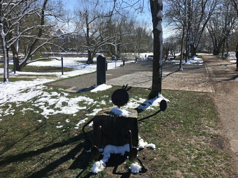 Crailsheim Park - Kocher-Jagst-Radweg 2022 im Schnee.
