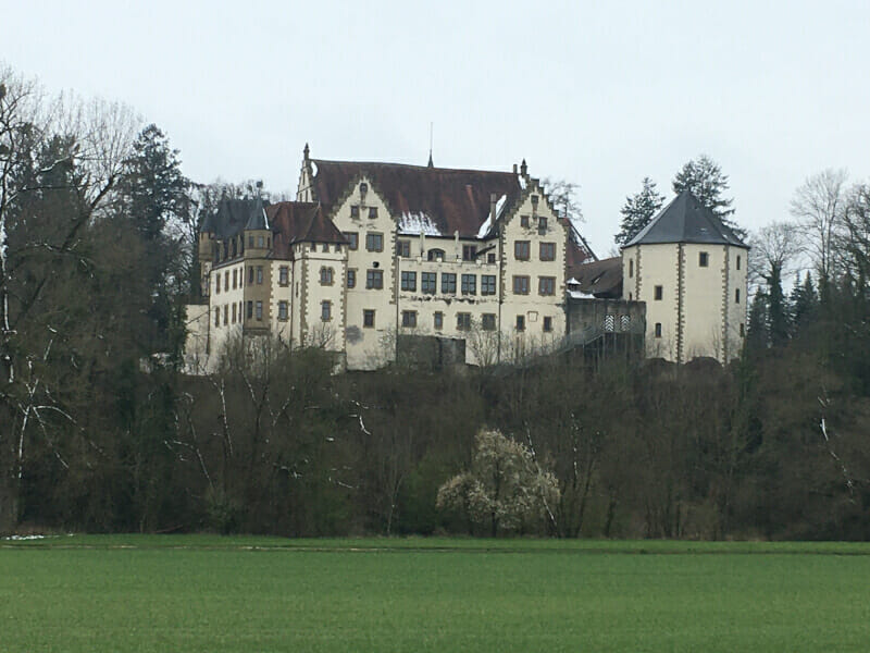 Das Schloss in Jagsthausen am Kocher-Jagst-Radweg.