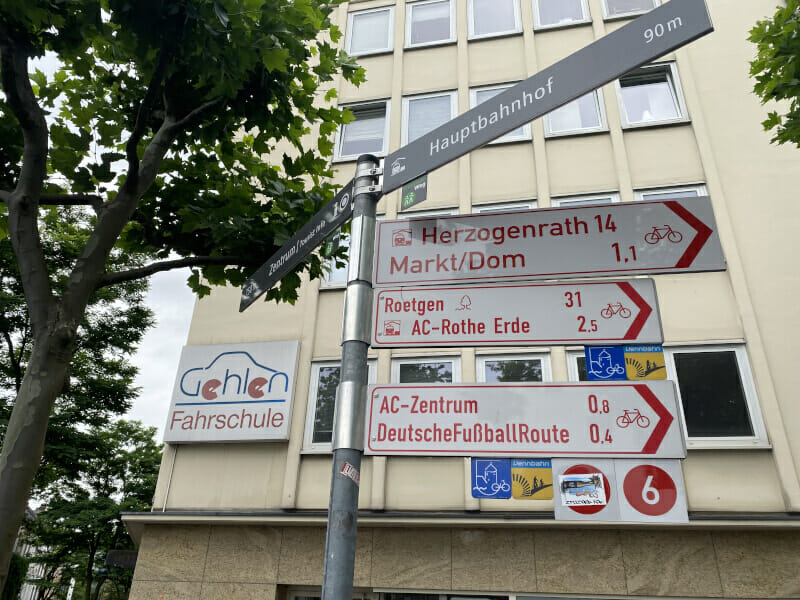 Erstes Schild auf dem Vennbahnradweg in Aachen