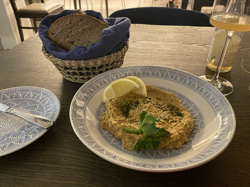 Essen in Viechtach - Hummus und Apfelsaft aus Südtirol - Regentalradweg.