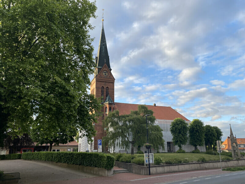Kirche in Bad Fallingbostel am Leine Heide-Radweg.