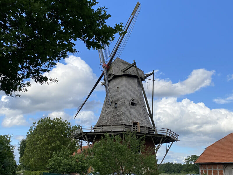 Bothmer-Mühle hinter Schwarmstedt am Leine-Heide-Radweg.