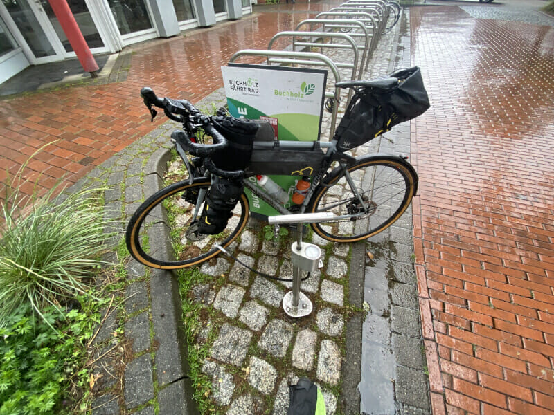 Fahrrad aufpumpen in Buchholz in der Nordheide.