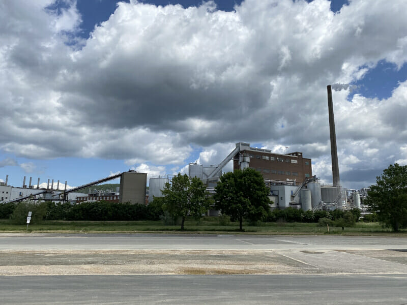 Industrie in Alfeld - Schornsteinturm.