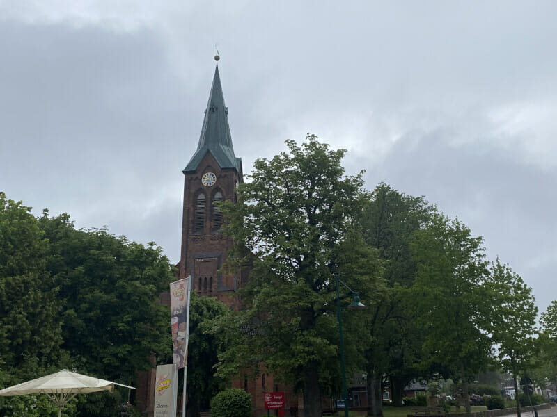 Kirche Neuenkirchen - Leine-Heide-Radweg