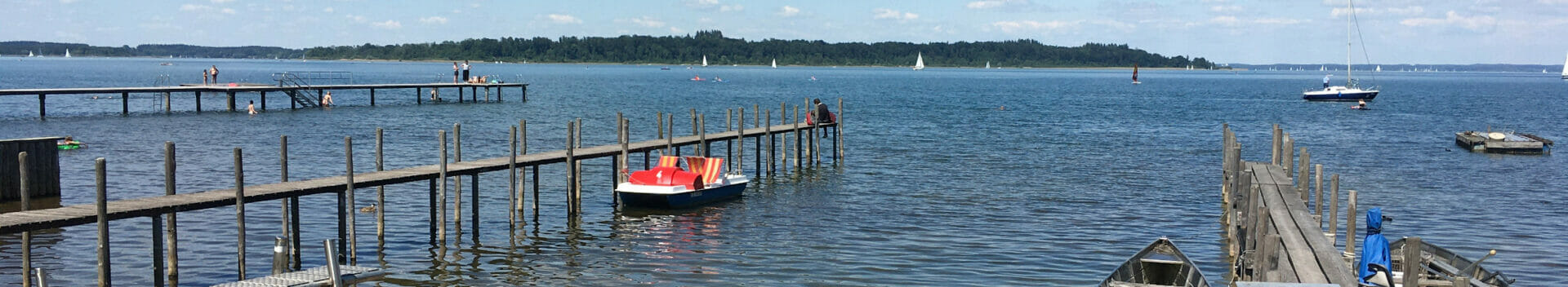 Bernau am Chiemsee - Mit Blick auf den Chiemsee - Der Chiemseeradweg