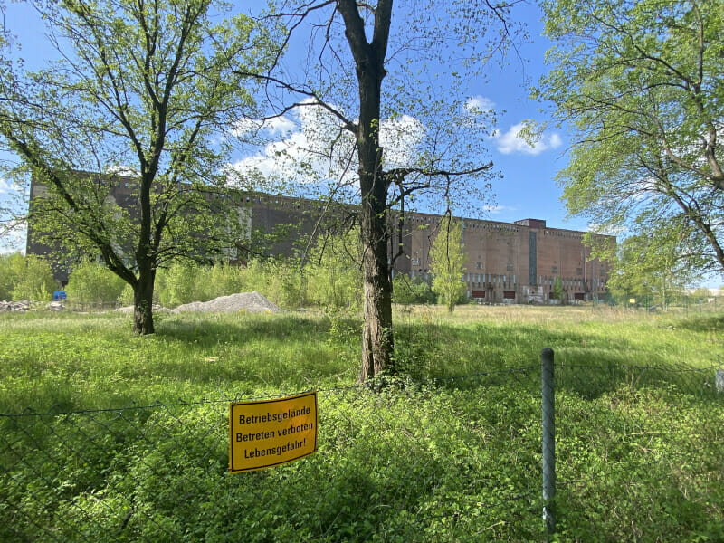 Altes Gasturbinenwerk in Vockerode am Elberadweg