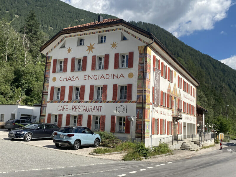 Chasa Engiadina in Martina (Schweiz) – Inntal-, Etschtal- und Via Claudia Augusta Radweg.