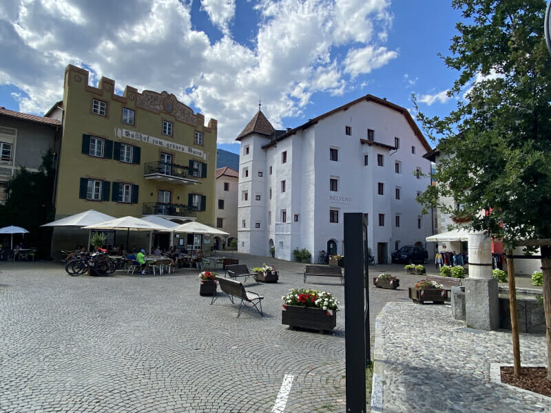 Die Innenstadt von Glurns bzw. Glorenza am Etschtalradweg.