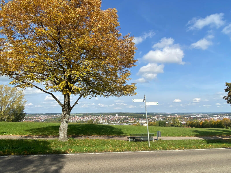 Nähe Limestherme in Aalen im Oktober 2022 am Schwäbischen Alb-Radweg.