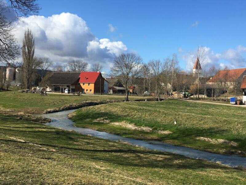 Nähermemmingen hinter Nördlingen auf dem Schwäbische-Alb-Radweg