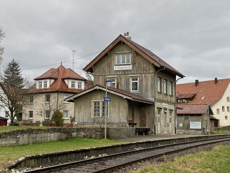 Bahnhof Gomadingen - Schwäbische-Alb-Radweg.