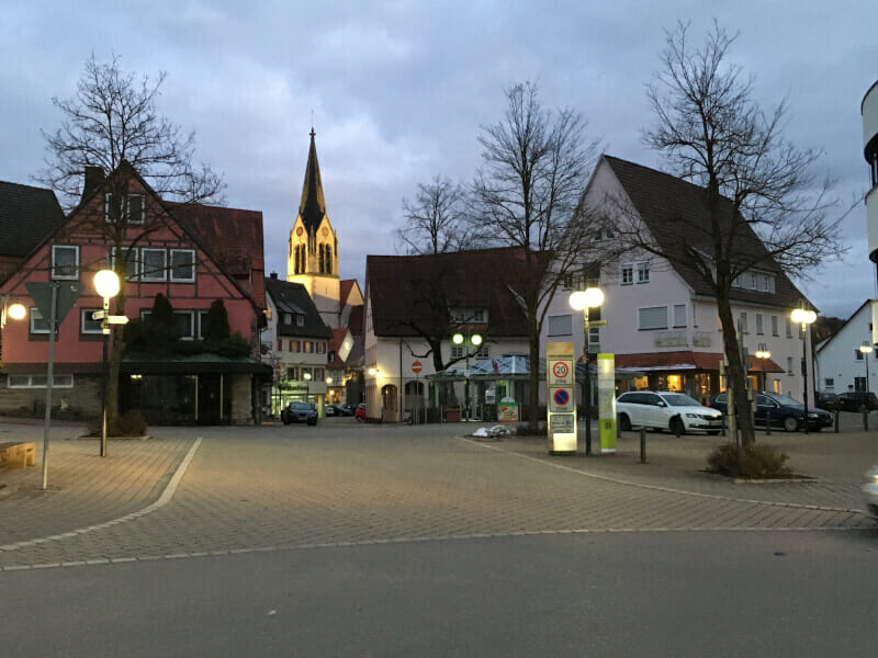 Münsingen - Schwäbischer-Alb-Radweg im Dunkeln.