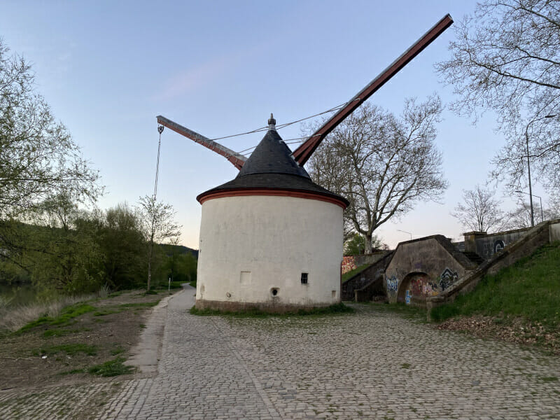 Moselkran in Trier - Moselradweg.