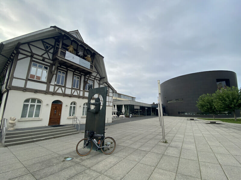 Giengen an der Brenz, Innenstadt - mit Steiffmuseum und Steiff-Einkaufsmöglichkeit. Mit Gravelbike am Brenztalradweg.